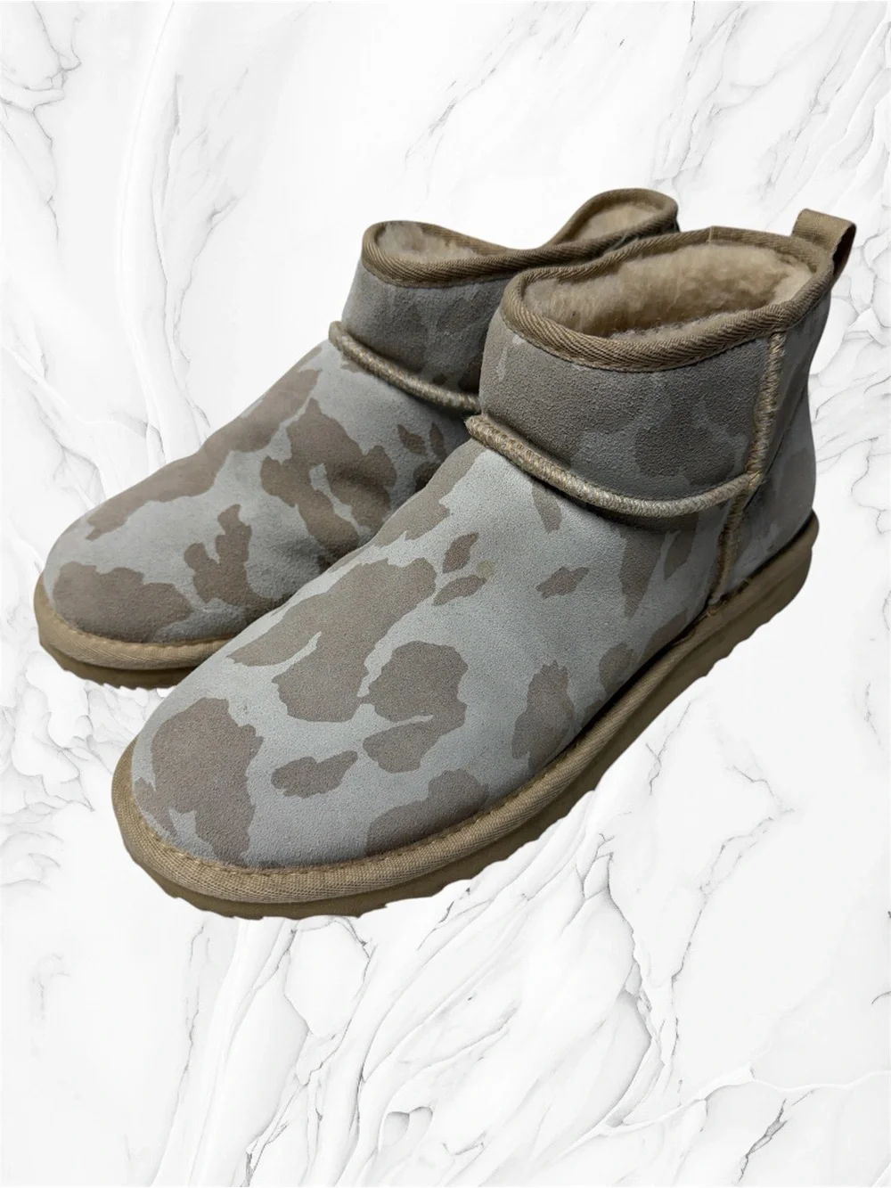 Alpine Design gray & Beige cow print Shearling Ankle boots sz 10